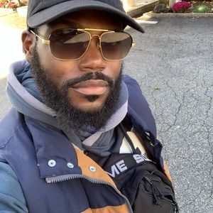 Meet your Posher, Alvaro